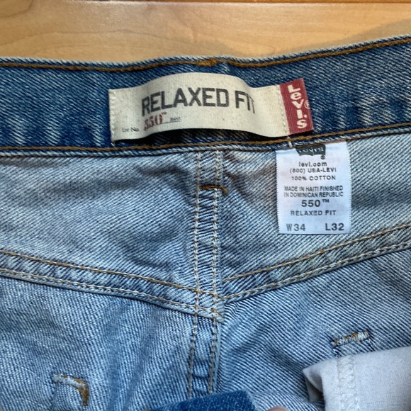 Levi’s relaxed fit 550 denim jeans. 34x32 - Picture 2 of 6
